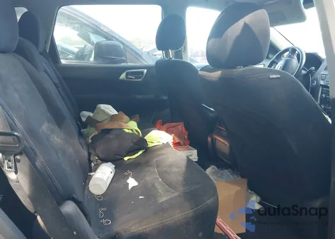 2015 Nissan Pathfinder Platinum/Sv/S/Sl z USA, uszkodzony, nr VIN 5N1AR2MN3FC639441